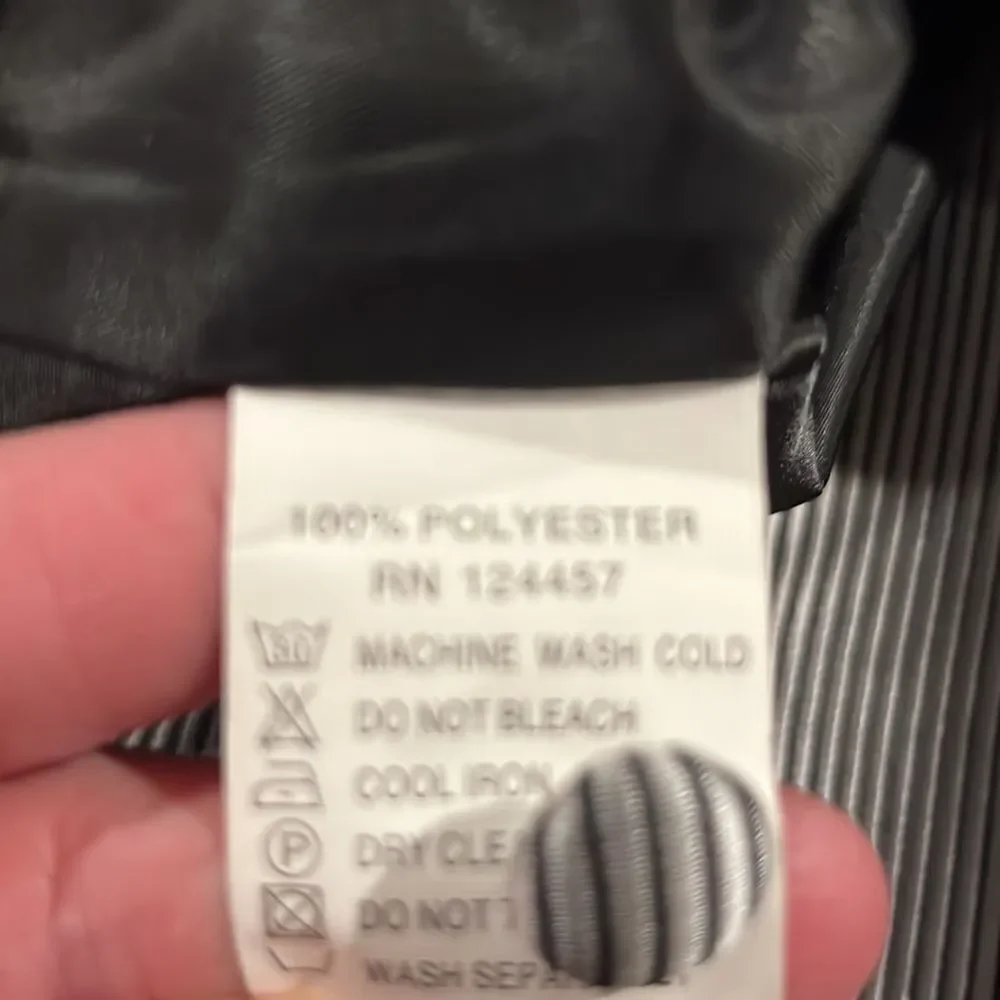 Grey Matter Concepts Men’s Metallic Silver Striped Vest Size Small.